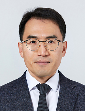 Researcher Eyun, Seong Il photo