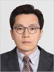 Researcher Lee, Julak photo