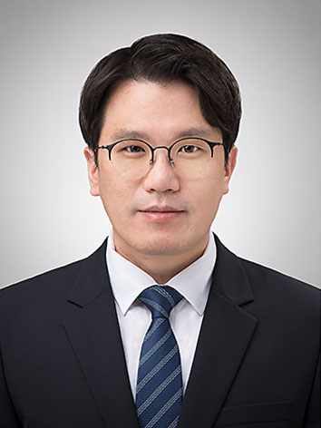 Researcher Lee, Shin Haeng photo
