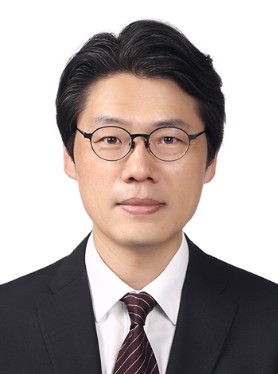 Researcher Kim, Chang wan photo