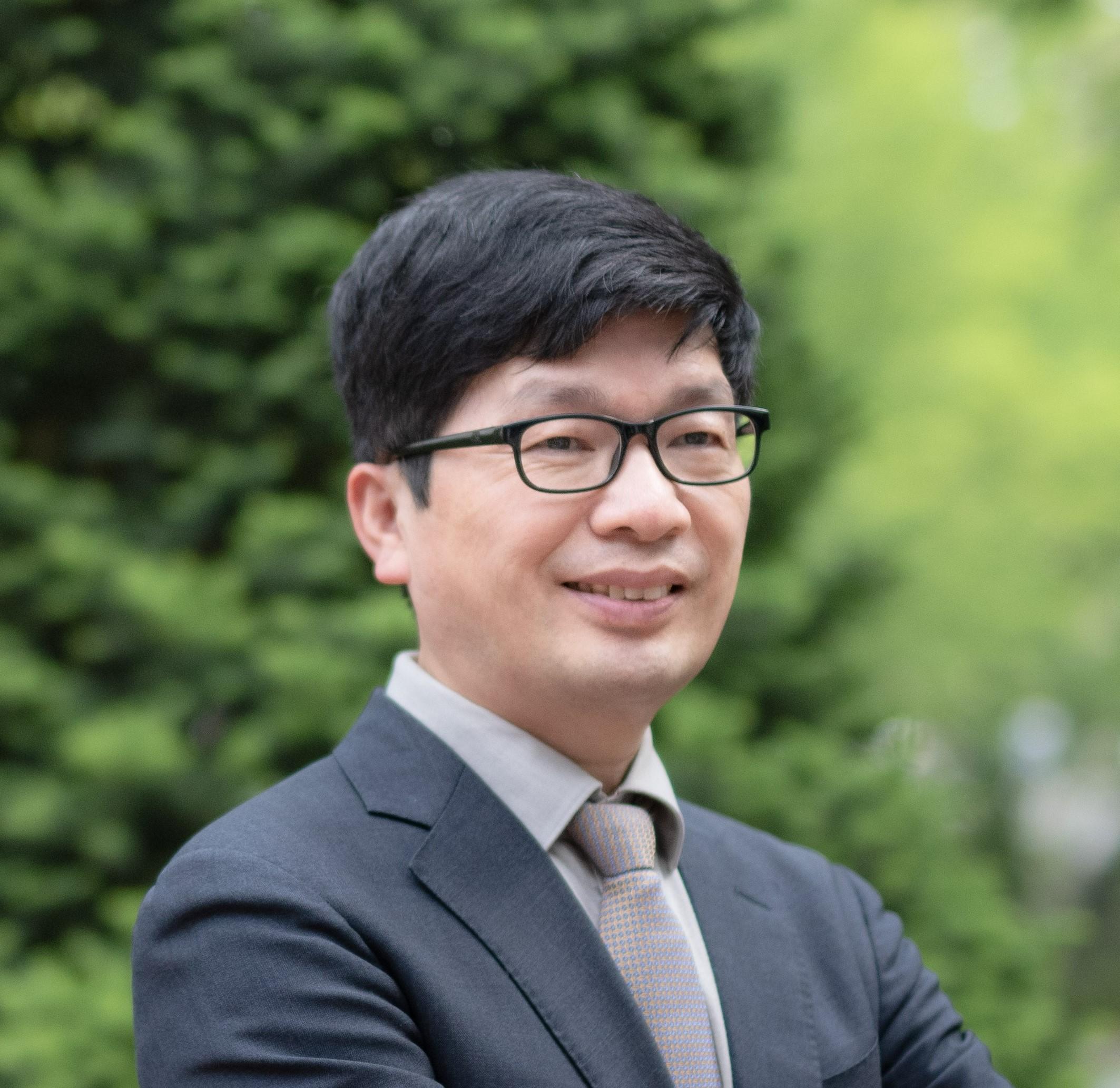 Researcher Ho, Shin Jong photo