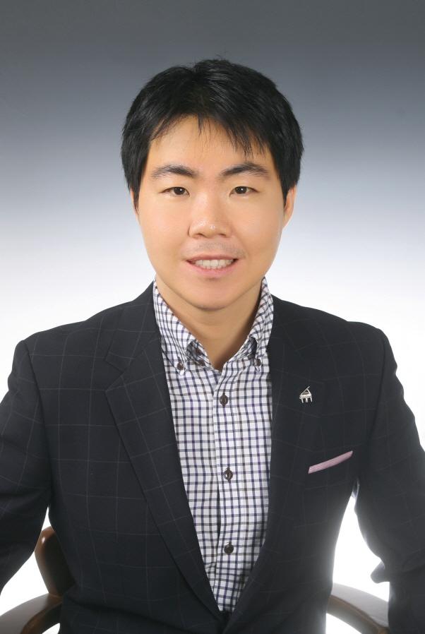Researcher Kim, Sungkean photo