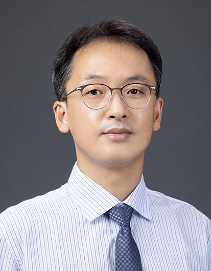 Researcher Shin, Dong ok photo
