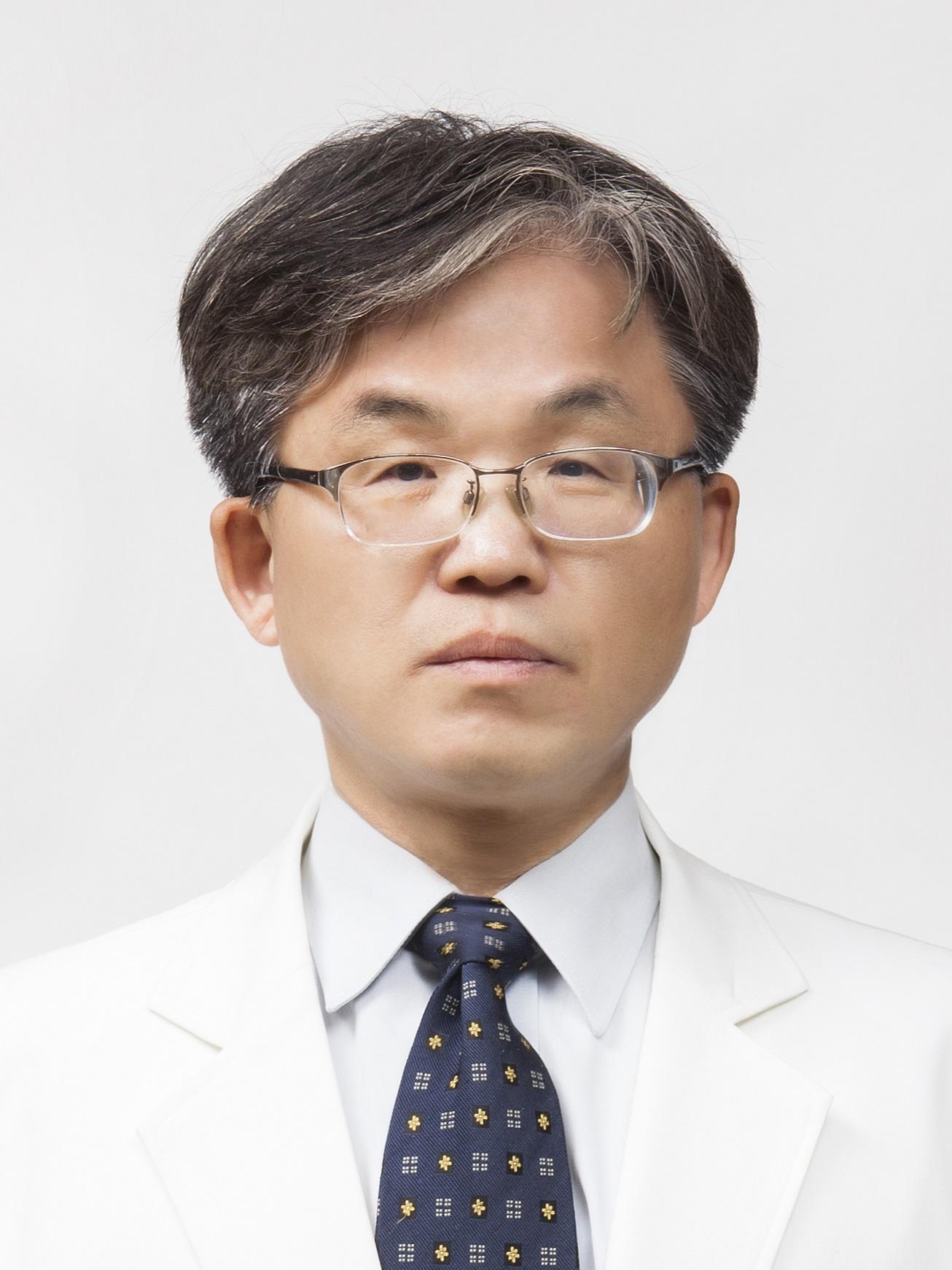 Researcher Shin, Woo Jong photo