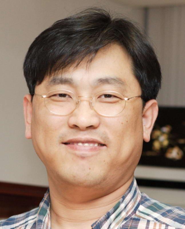 Researcher SHIN, DONG WOOK photo