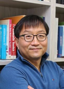Researcher Kim, Sang-Wook photo