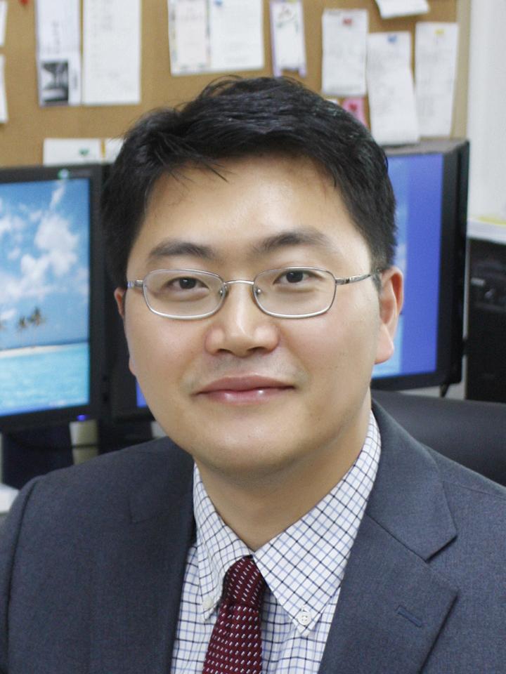 Researcher Jeong, Chul photo