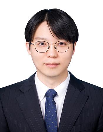 Researcher Shin, Yong Un photo