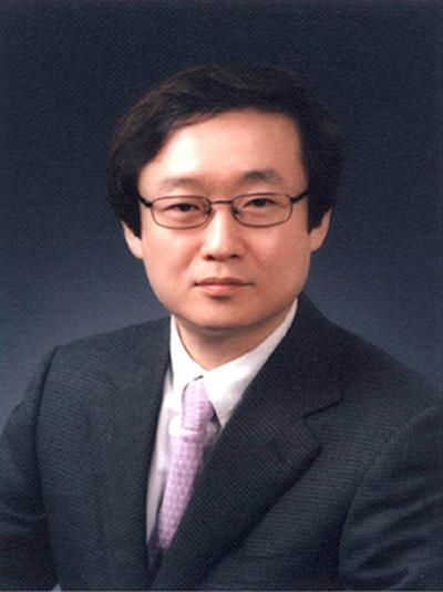 Researcher Kim, Chang Kyung photo